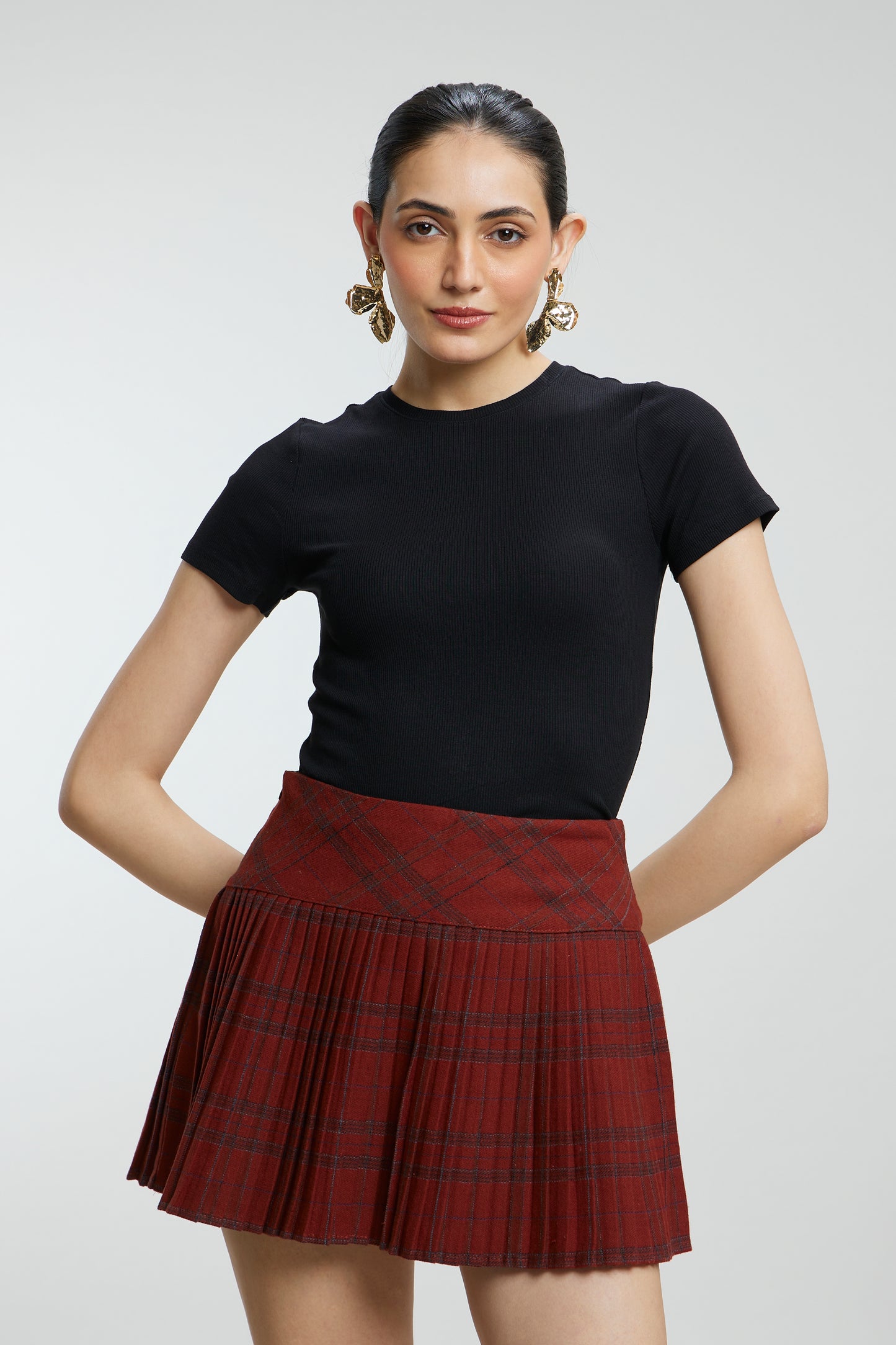 Pleated short skirt