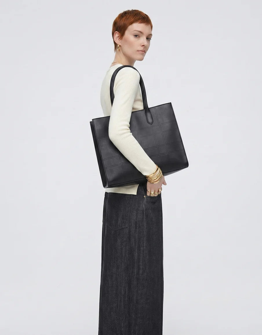 The Élan noir drape set (Test)